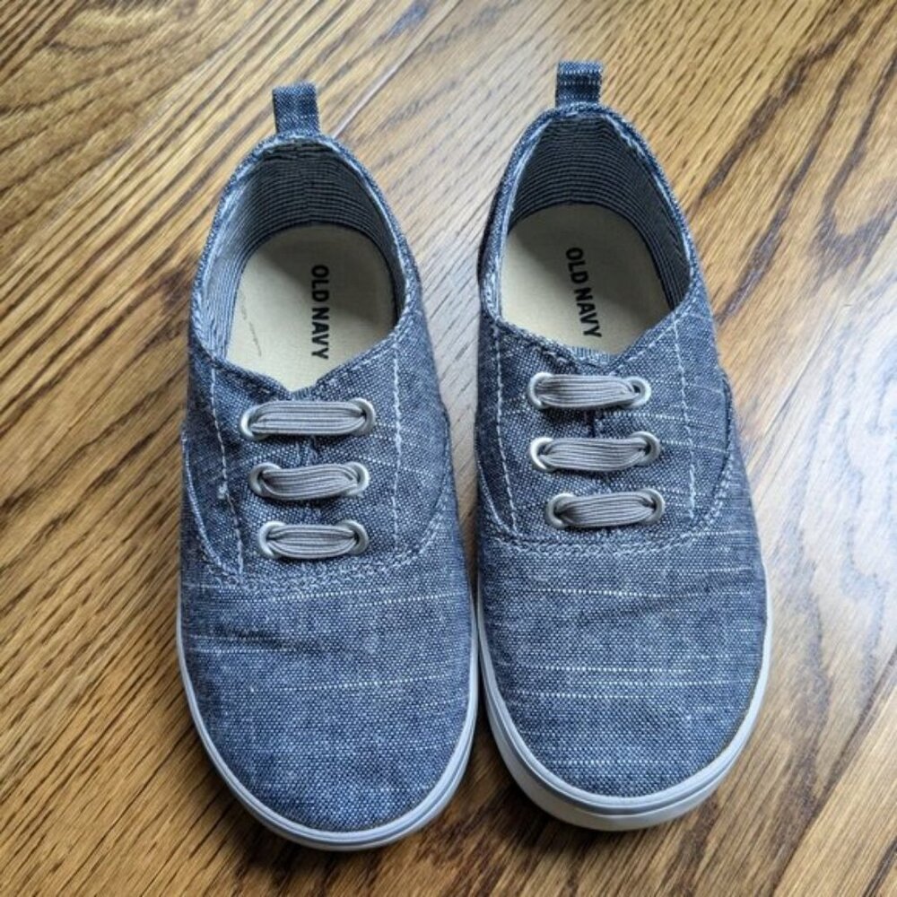 Old Navy Classic Chambray slip on shoes size 10